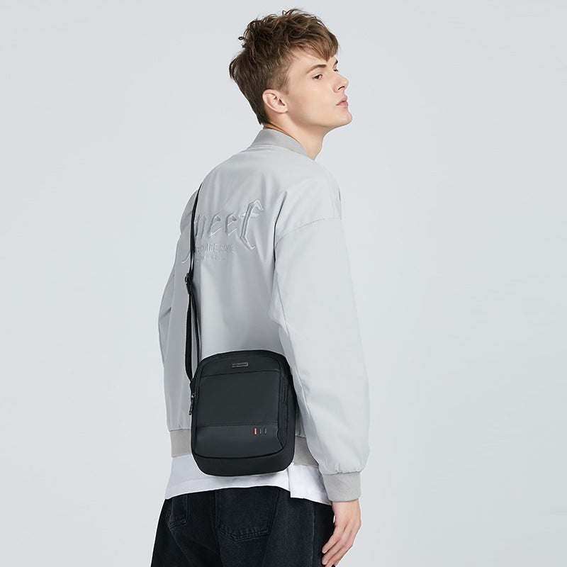 Men's Korean Simple Leisure Lightweight Multifunctional Bags