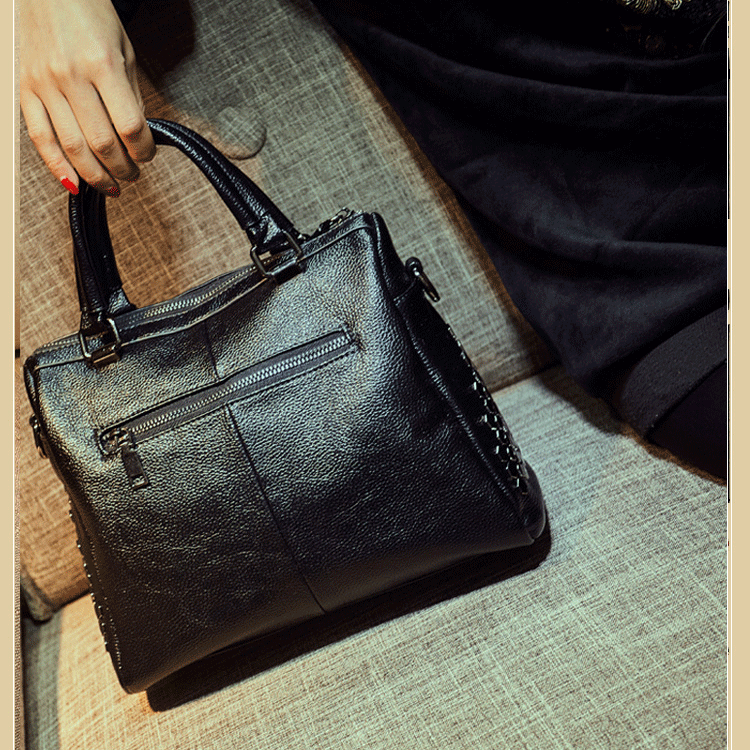 Women's Versatile Durable Portable Fashion Style Shoulder Bags