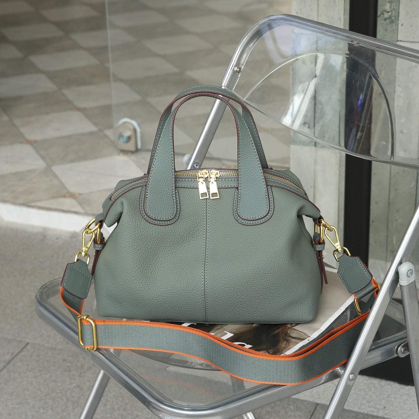 Women's Genuine Leather Cowhide Fashionable Large Capacity Handbags