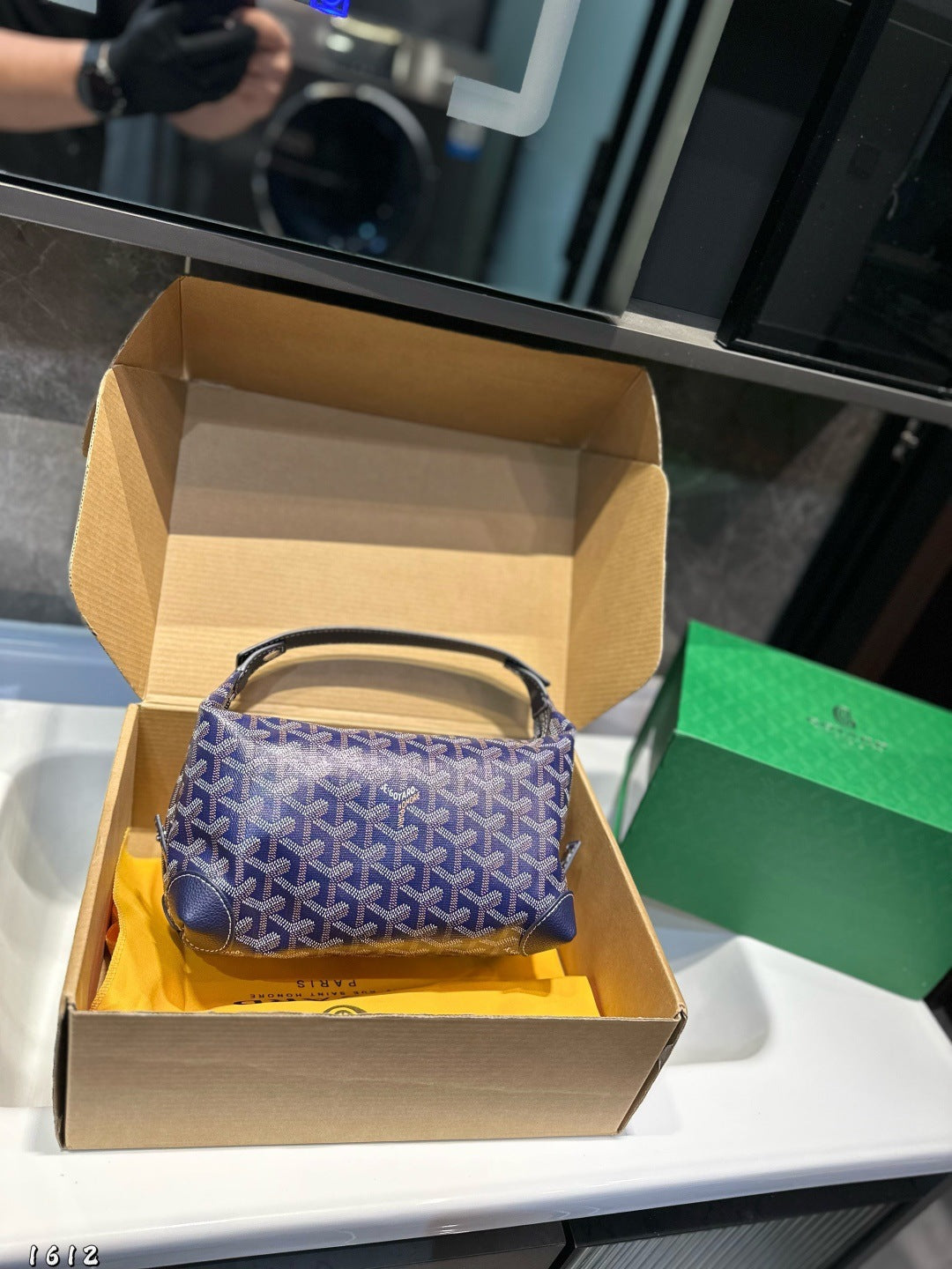 Women's & Men's & Wash Clutch Printed Korean Style Bucket Bags