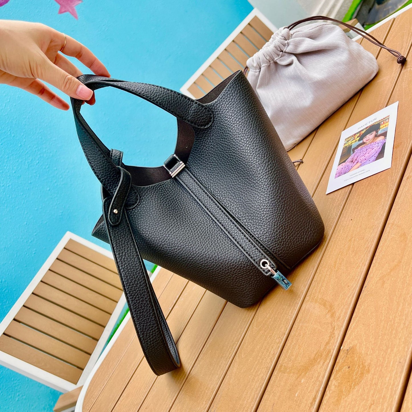 Women's Vegetable Basket Artificial Leather Textured Liner Handbags