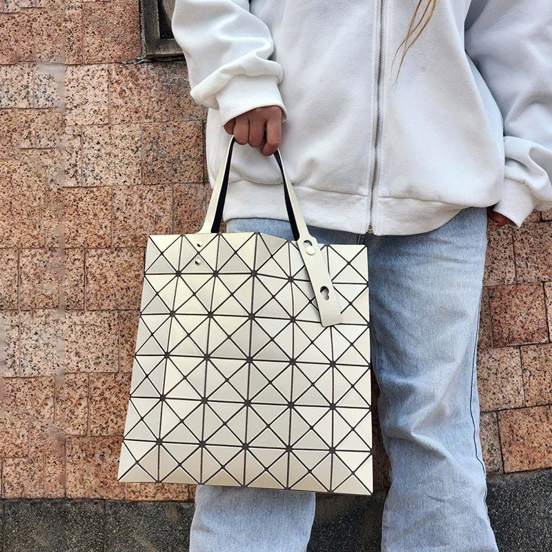 Women's Limited Lifetime Cream Yellow Metallic Gray Diamond Pattern Handbags