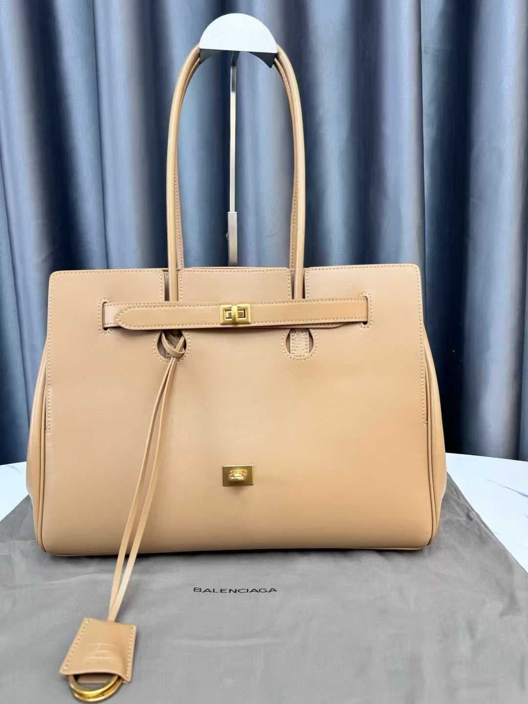 Popular Cowhide Fashionable Loose Feeling Big Tote Bags
