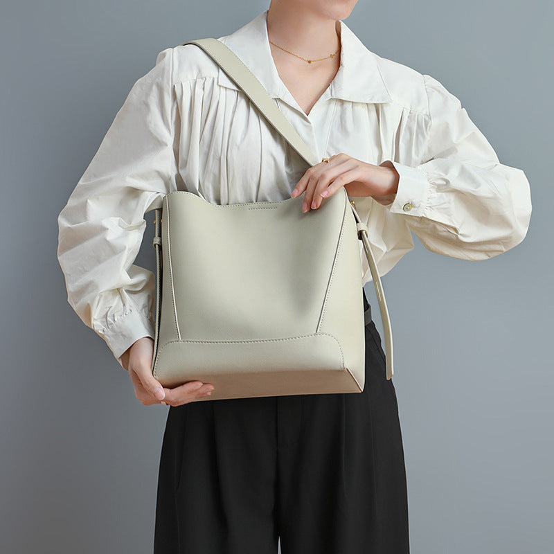 Women's Large Niche Genuine Leather Capacity Commuter Shoulder Bags