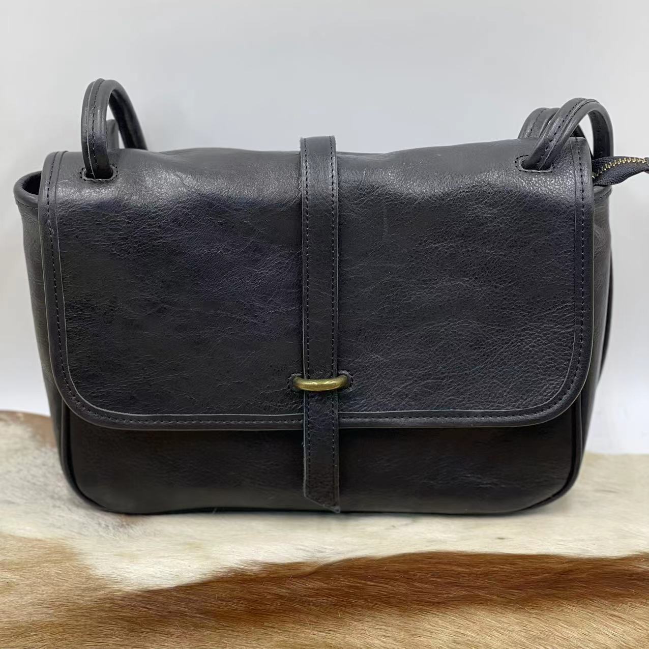 Women's Layer Vegetable Tanning Leather Niche Retro Commuter Crossbody Bags
