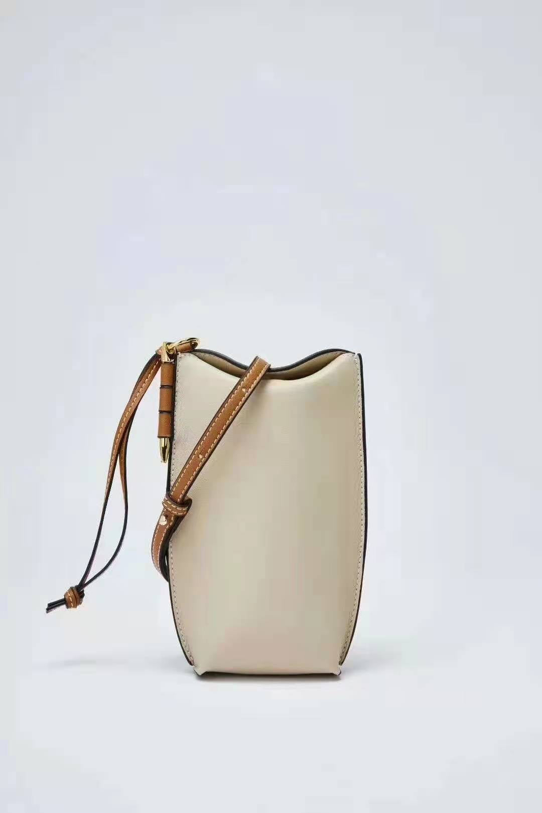 Women's Beautiful Mobile Fashion Genuine Leather Phone Bags