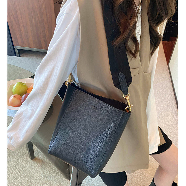 Women's Wide Strap Single Leather Simple Son Bags