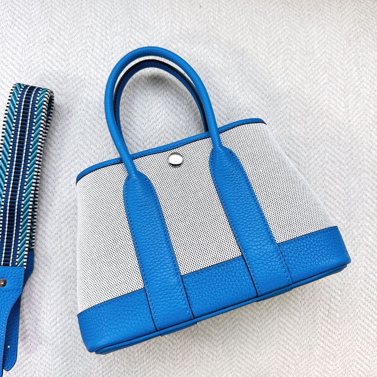 Charming Comfortable Cowhide Stitching Canvas Fashion Handbags