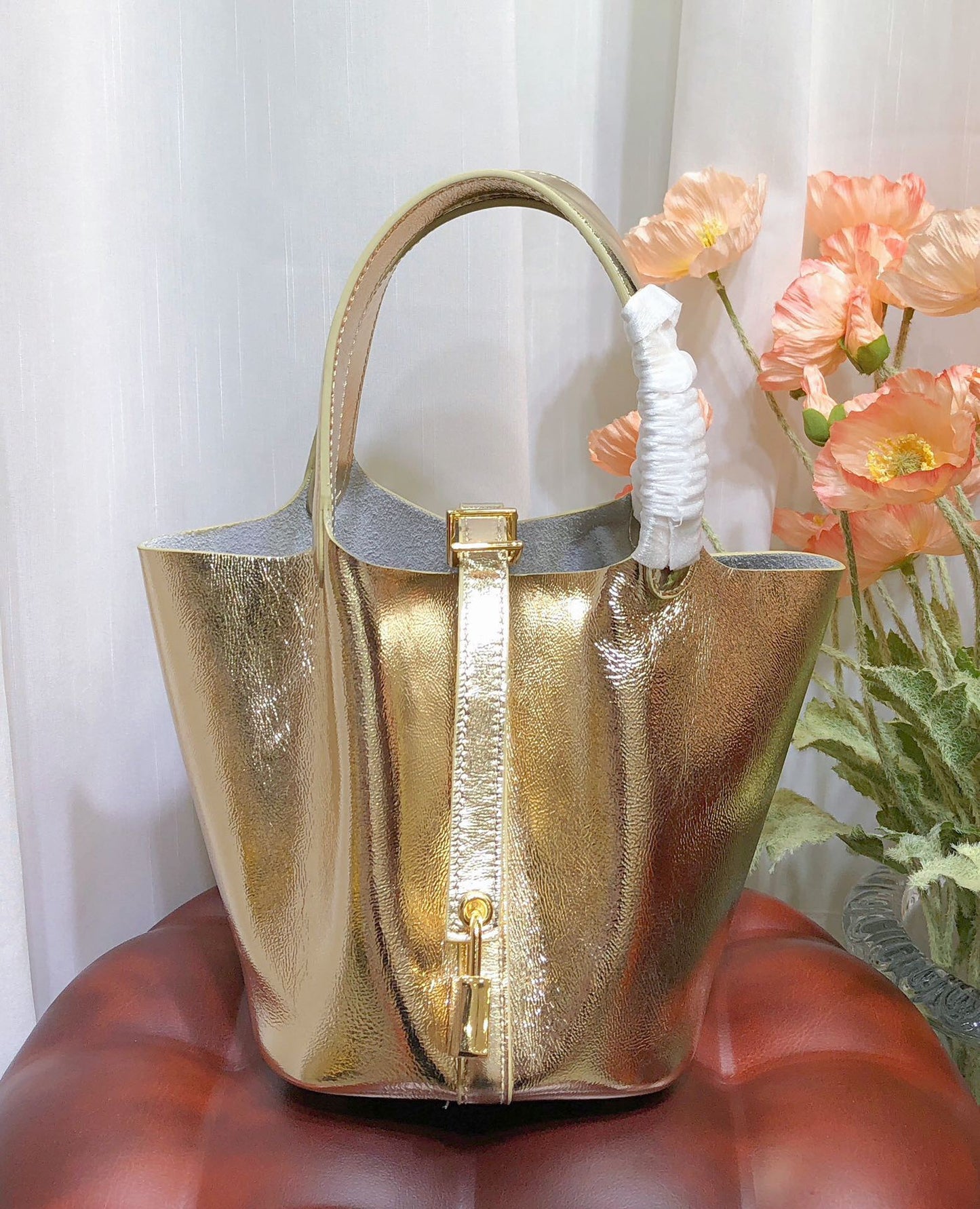 Women's Layer Cowhide Vegetable Basket Genuine Leather Commuting Bucket Bags