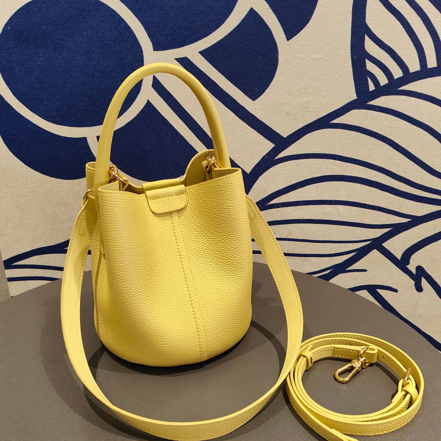 Women's High-grade Leather First Layer Cowhide Soft Bucket Bags