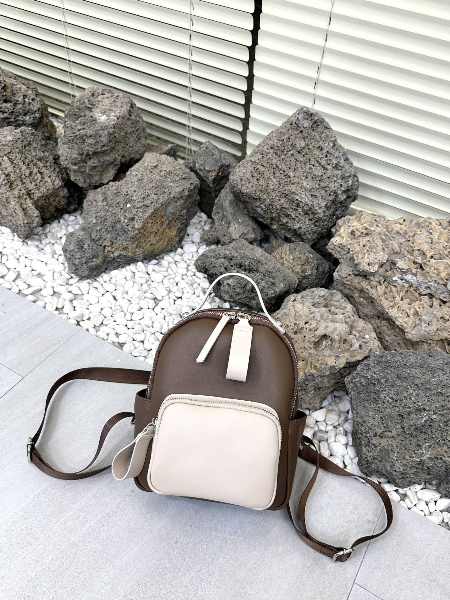 Real Leather Contrast Color Leisure Light Backpacks