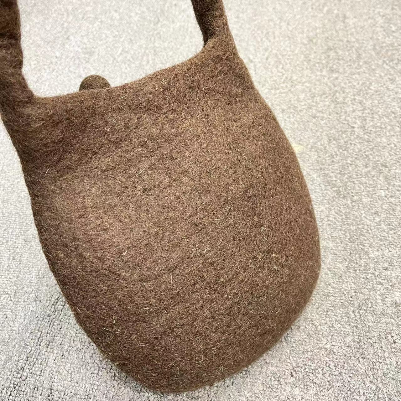 Poke Cute Cartoon Little Duck Cross The Handbags
