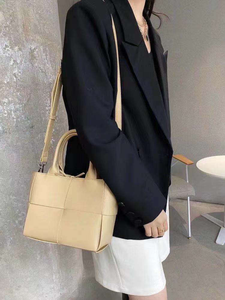Early Spring Fashion Large Capacity Zipper Bags