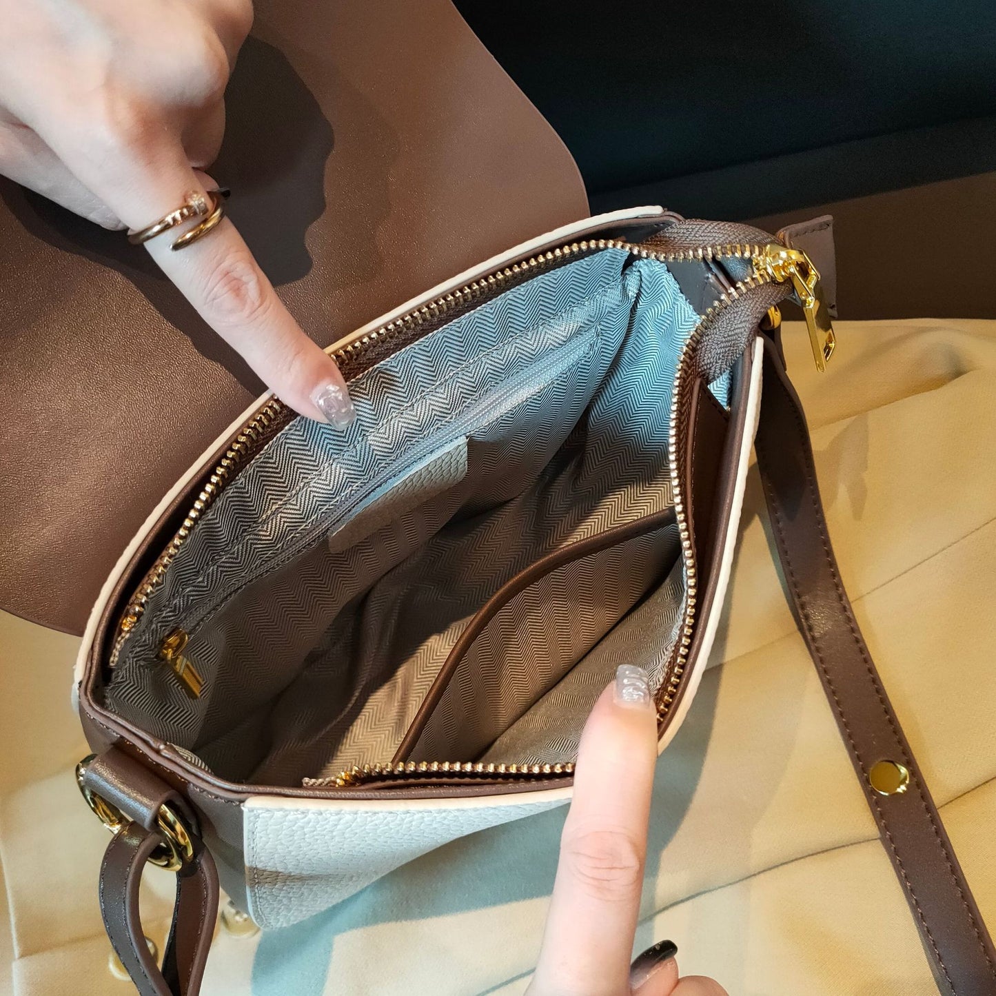 Women's Saddle Fashion Color Contrast High-grade Underarm Shoulder Bags