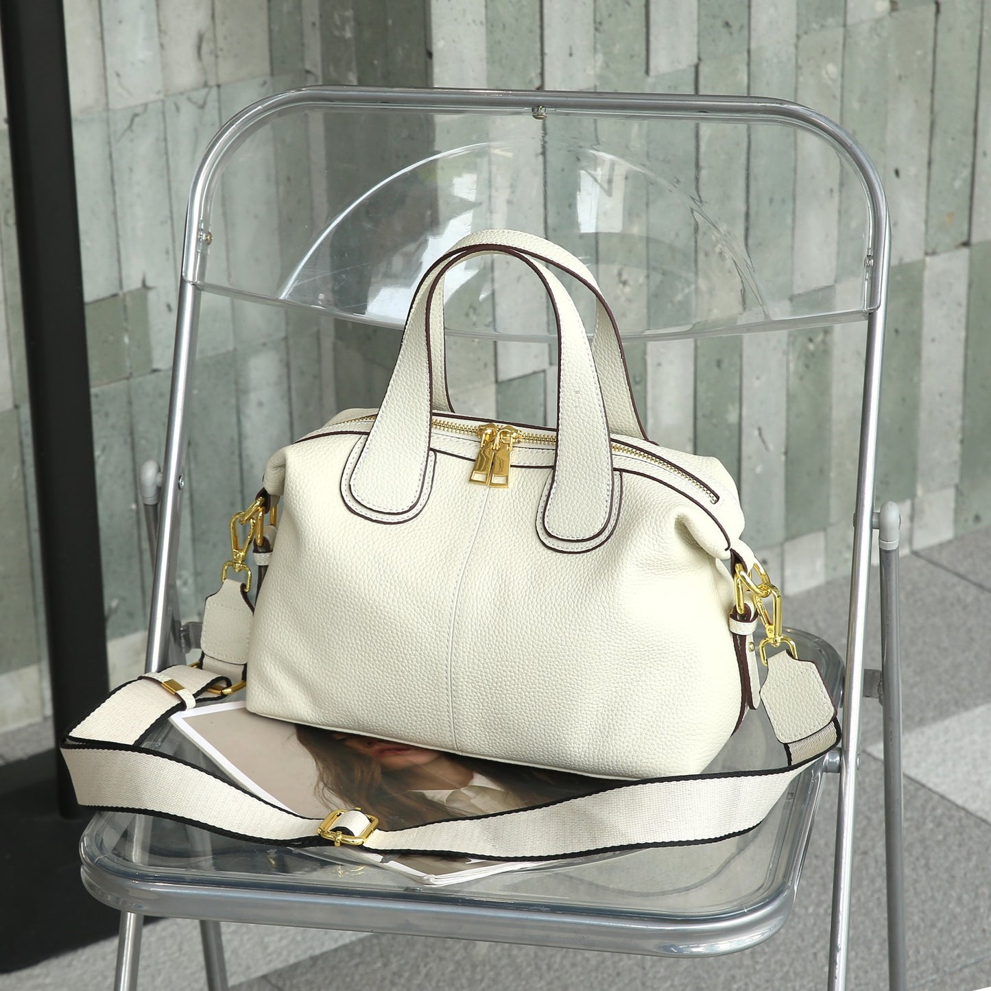 Women's Genuine Leather Cowhide Fashionable Large Capacity Handbags