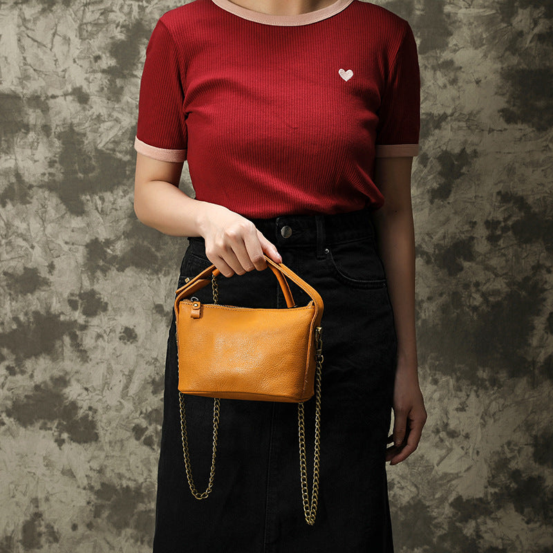 Women's Hand Twist Soft Vegetable Tanned Retro Crossbody Bags