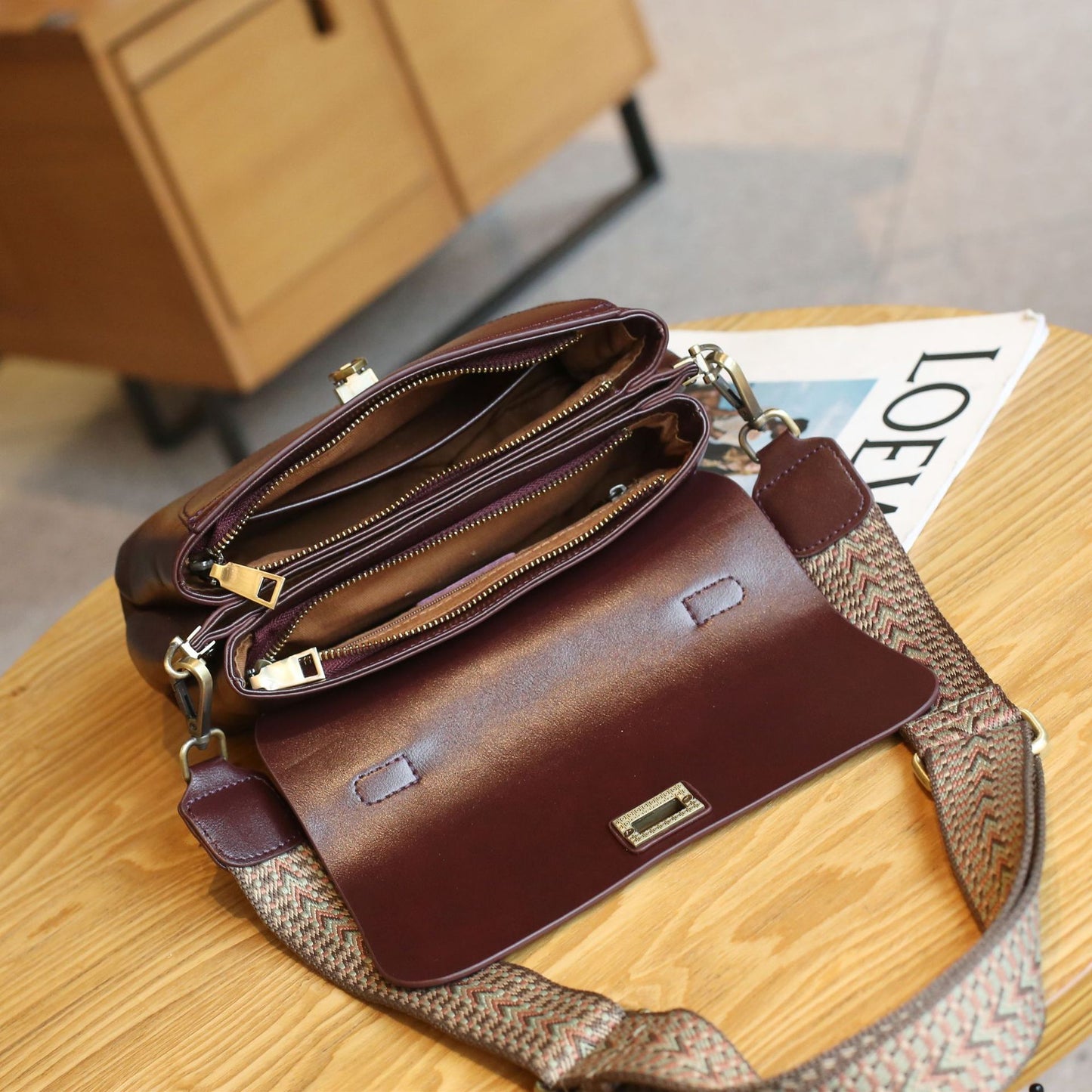 Women's Tanning Leather Single Wide Strap Ribbon Commuter Shoulder Bags