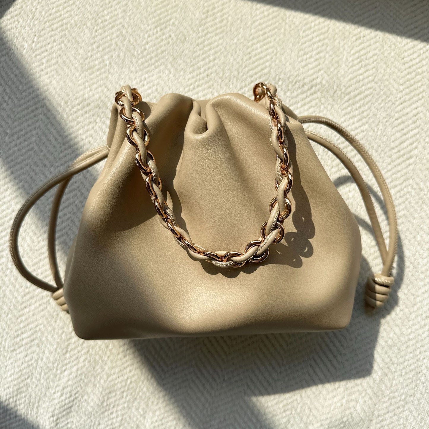 Mi Leather Drawstring Chain Lucky Cloud Bucket Bags