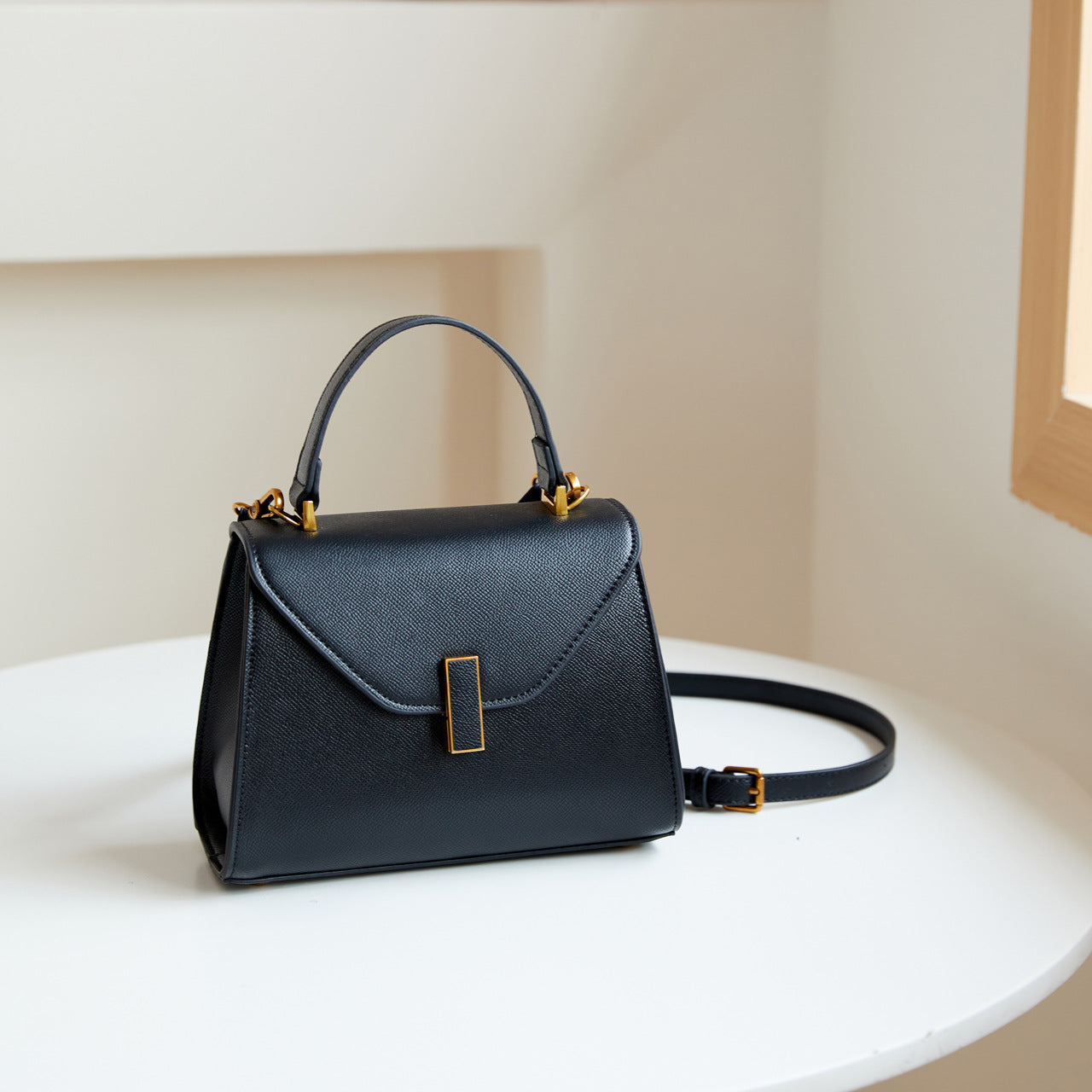 Women's Kelly Design Fashion Simple Latch Portable Small Square Bags