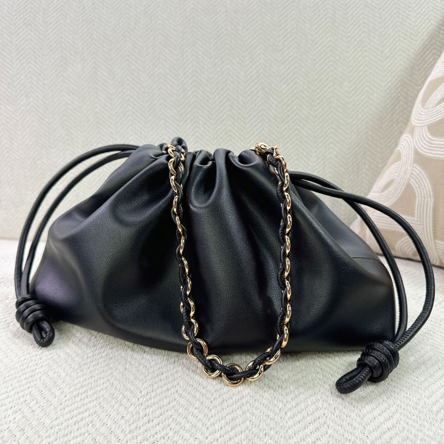 Mi Leather Drawstring Chain Lucky Cloud Bucket Bags