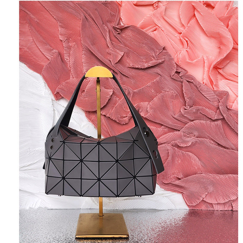 Women's Dumpling Underarm Design Geometric Diamond Pattern Handbags