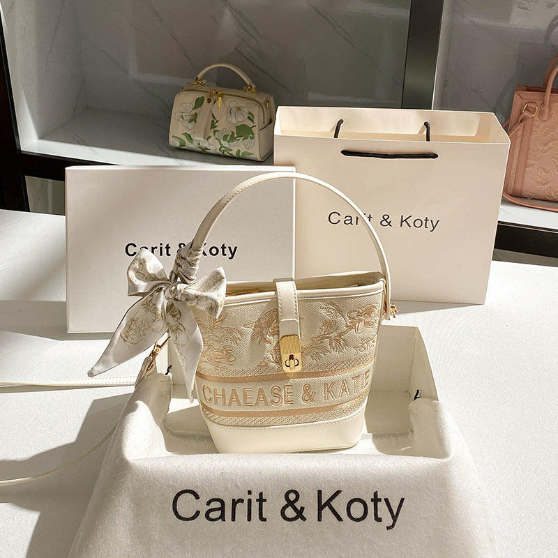 Chinese Style Embroidery Advanced Sense Contrast Bucket Bags