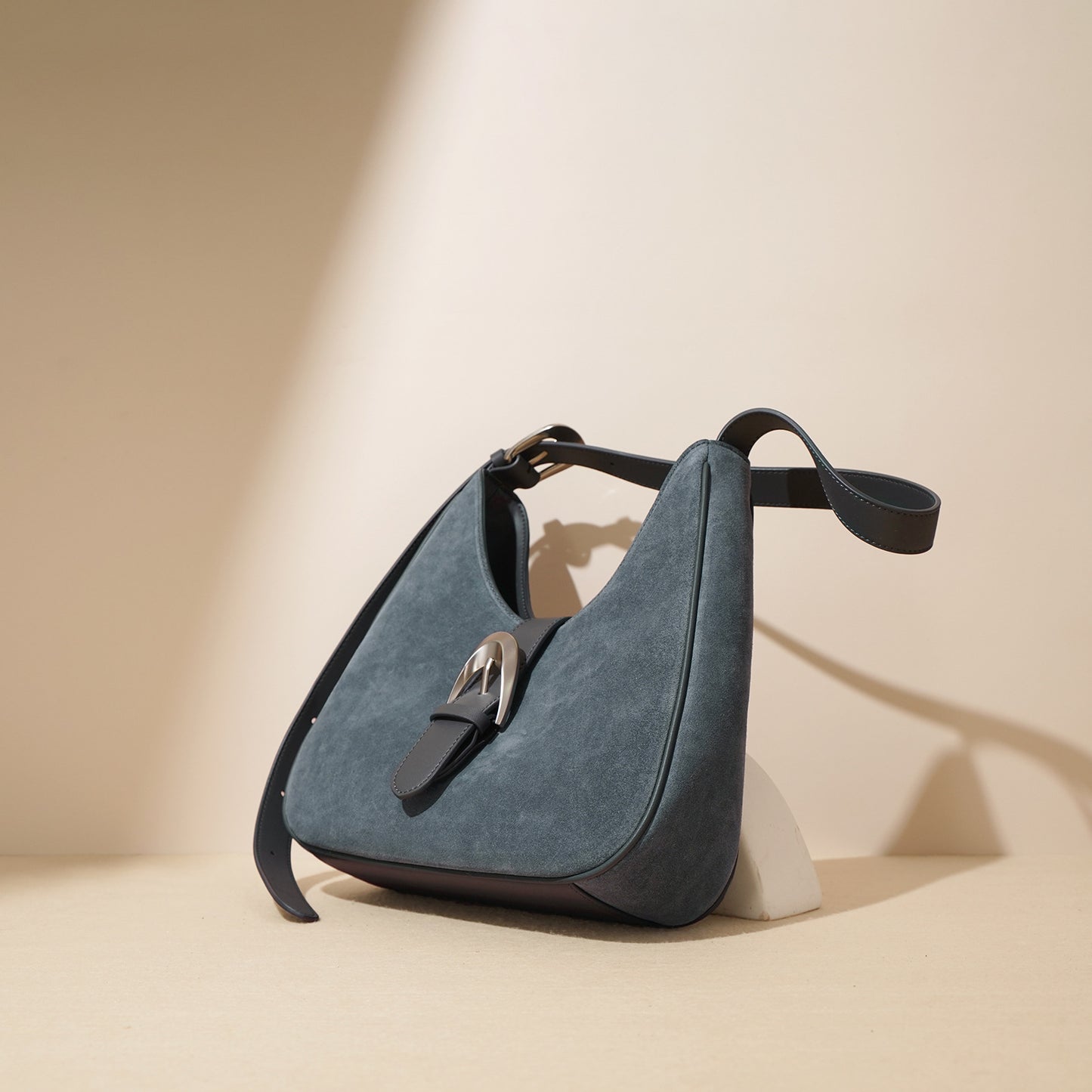 Women's Advanced Month French Minority Design Frosted Shoulder Bags