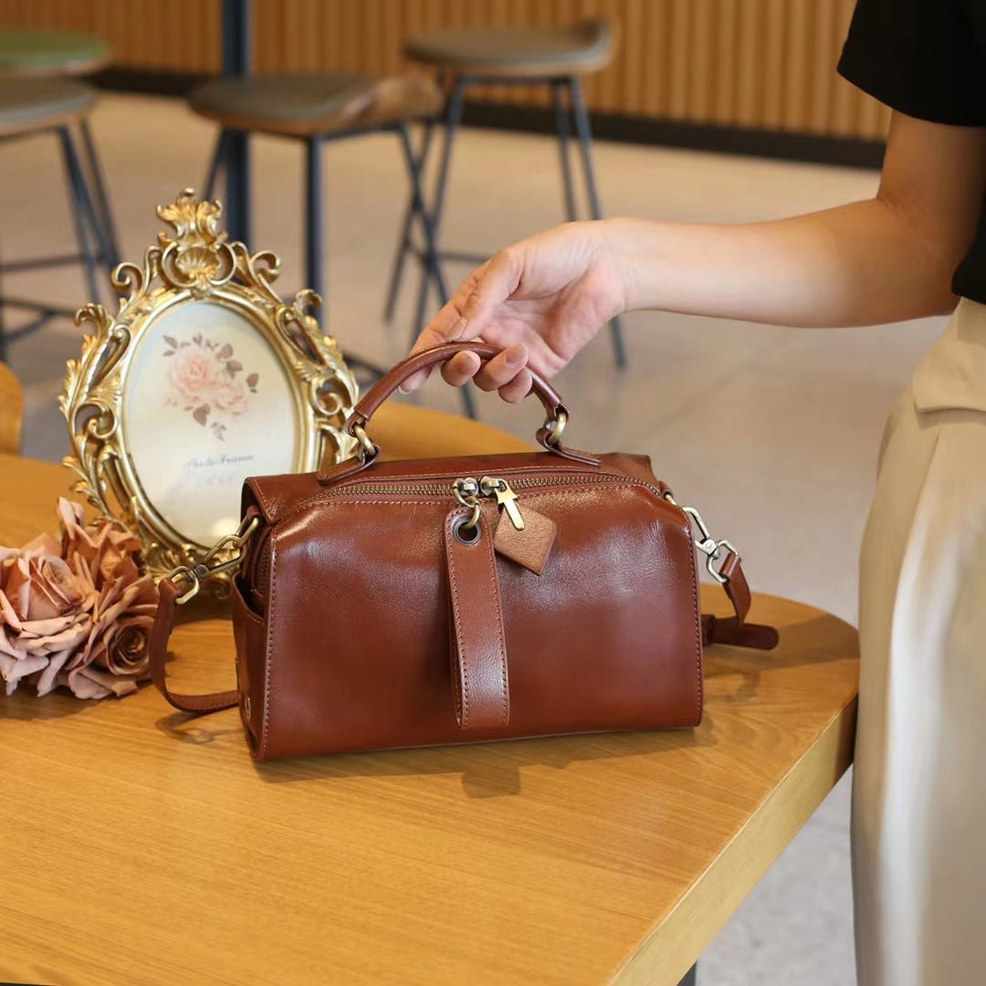 Women's First Layer Cowhide Retro Vegetable Tanning Handbags