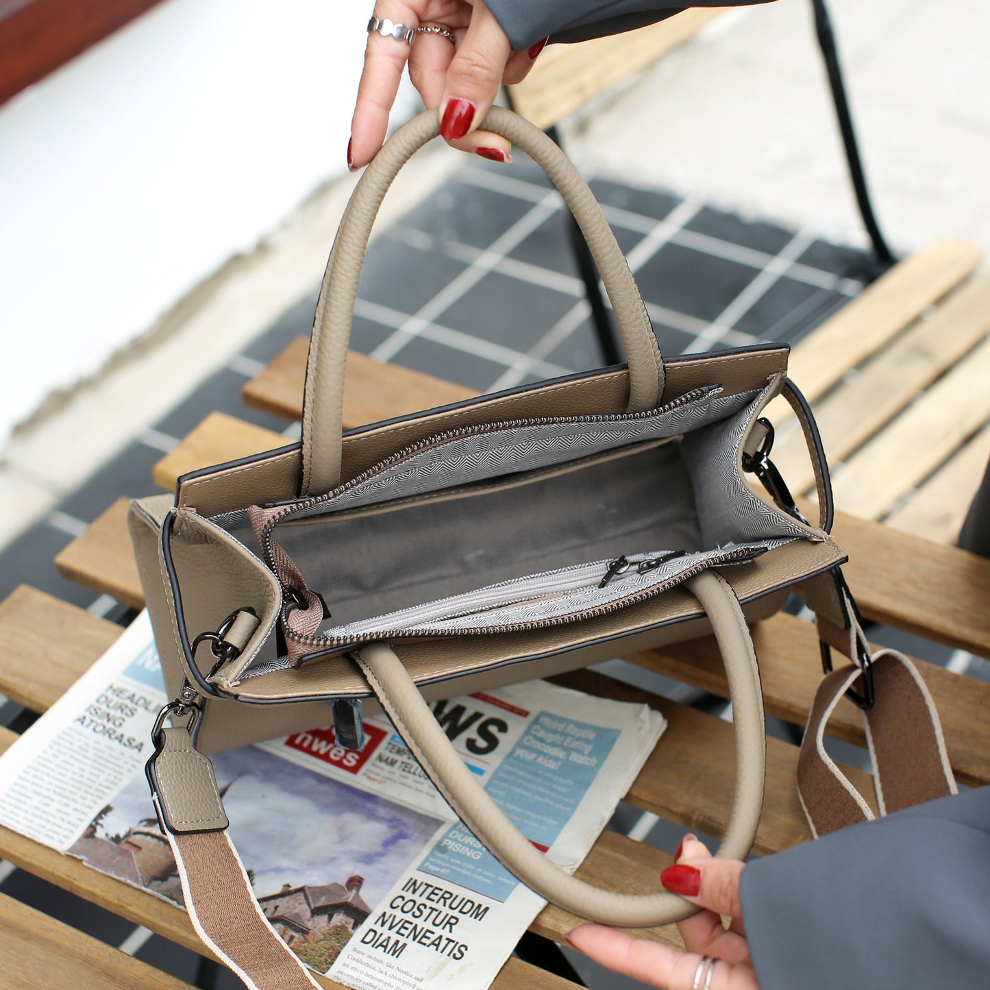 Women's Cowhide Lady's Fashion Large Capacity Shell Shoulder Bags