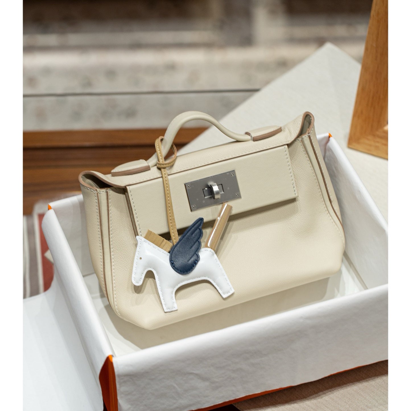 Women's Imported First Layer Cowhide Steel Hardware Shoulder Bags