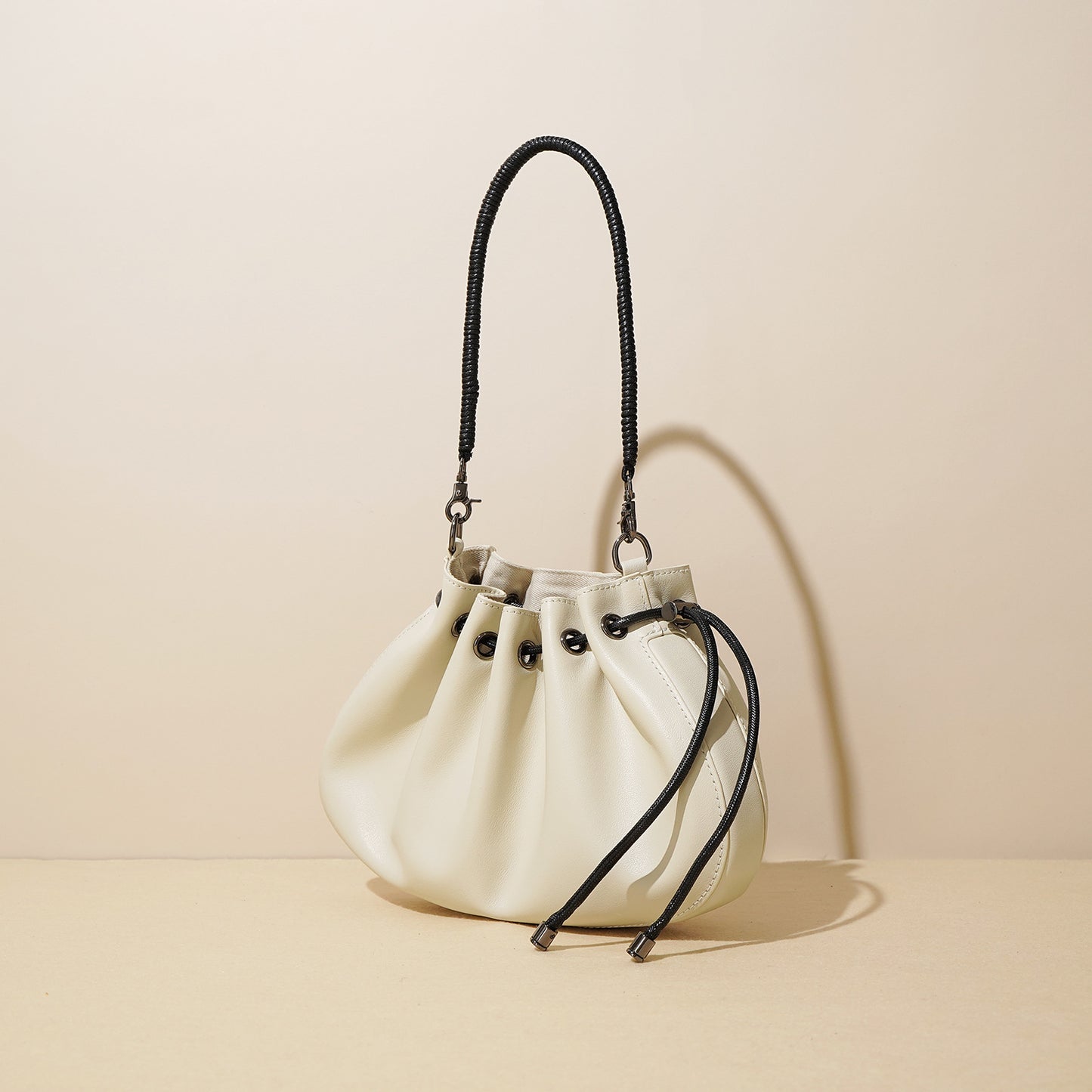 Summer Niche Top Layer Cowhide Shell Drawstring Shoulder Bags