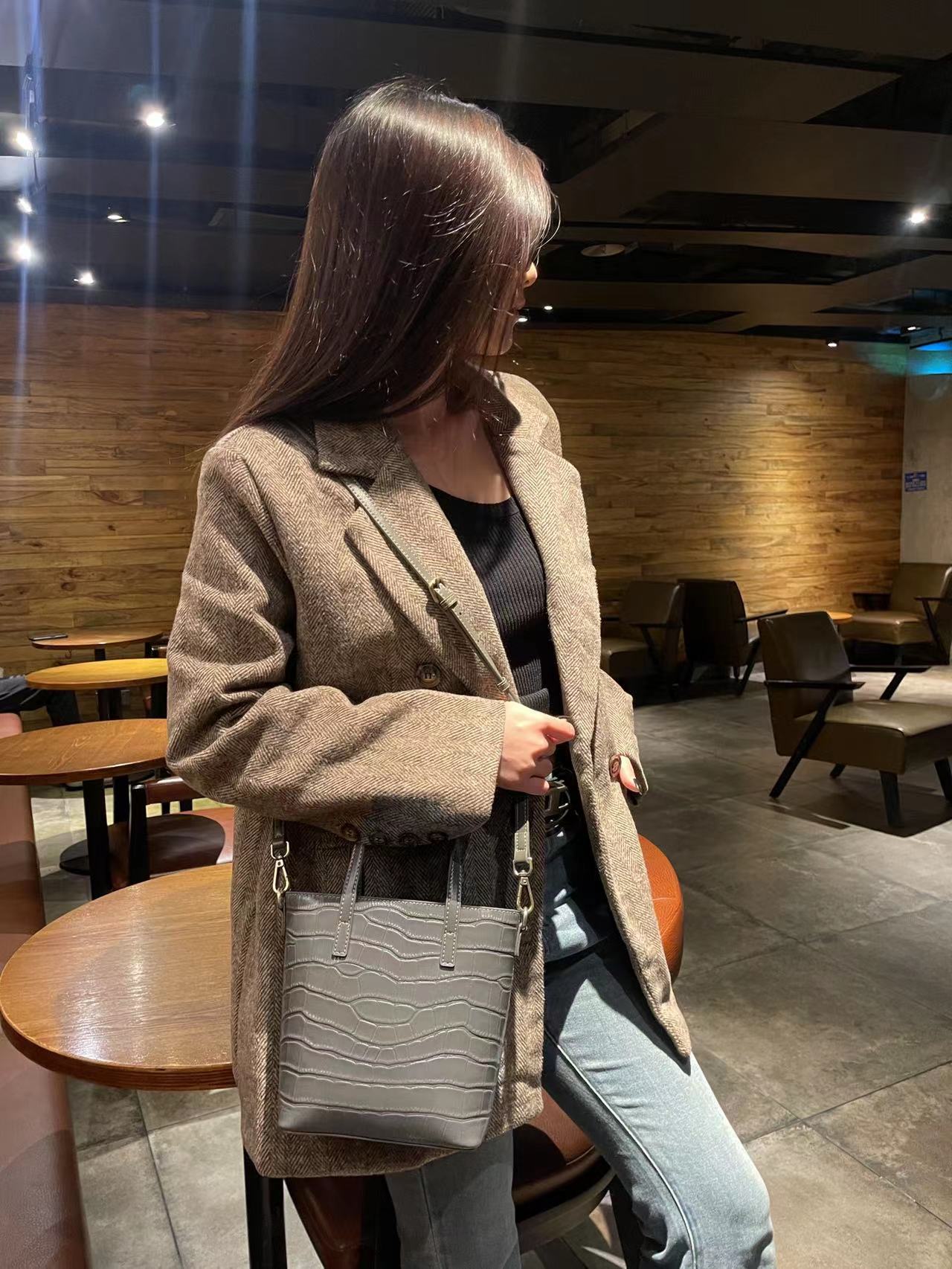 Leather Cowhide Crocodile Pattern Portable Genuine Bucket Bags