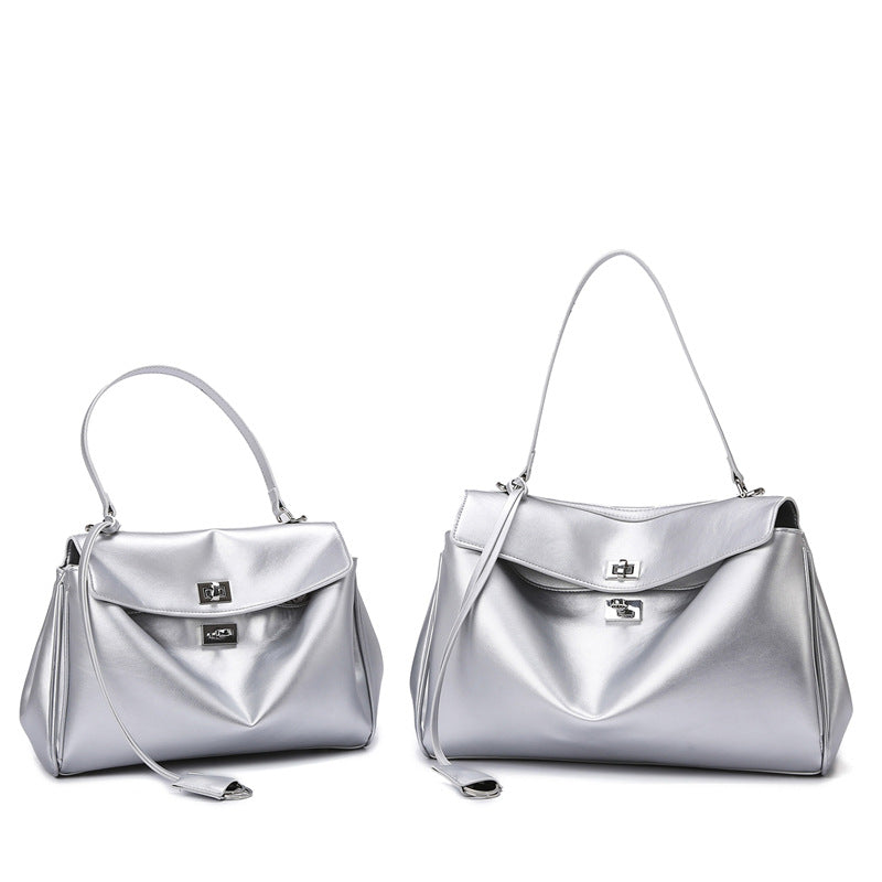 Women's Large Capacity Commuter Vintage Oil Leather Tote Bags