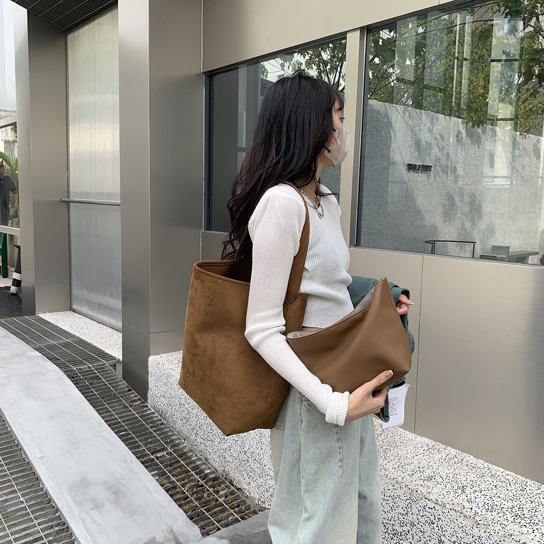 Women's Suede Retro Large Capacity Underarm Fashionable Bags
