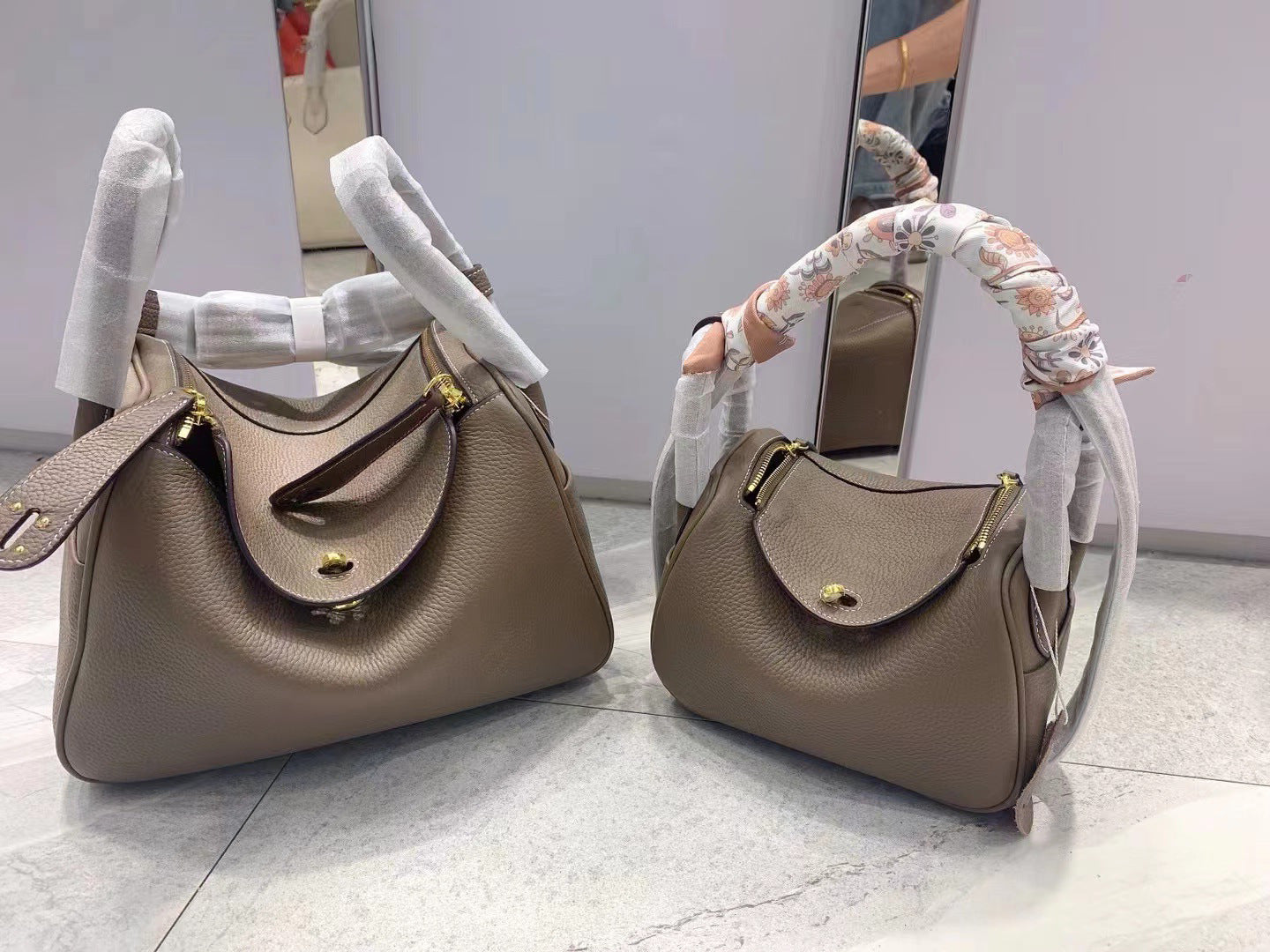Women's Doctor Genuine Leather Mini Pillow Portable Bucket Bags