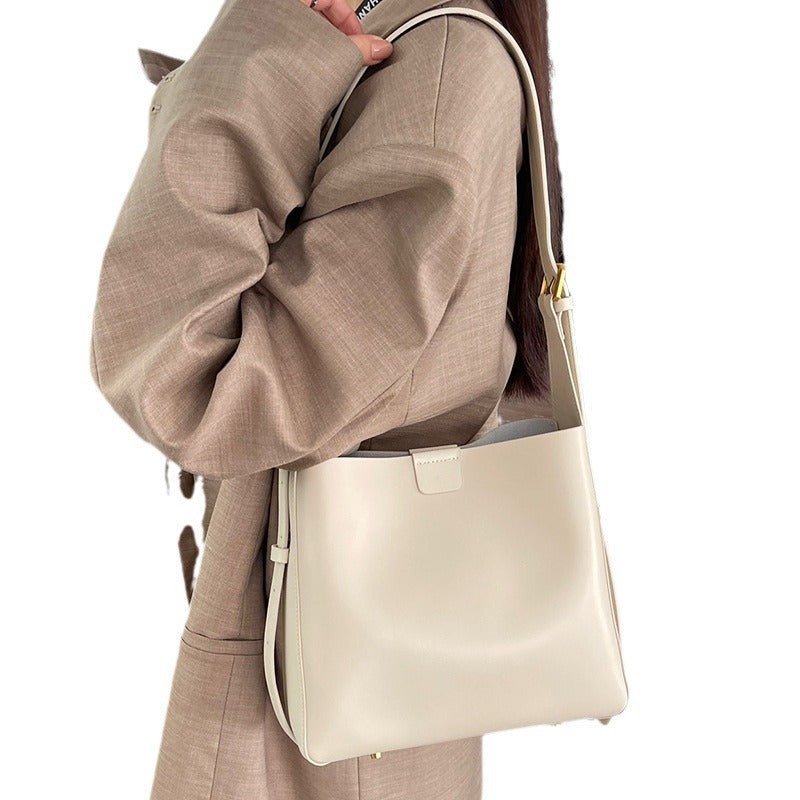 Women's High-grade Exquisite Leather Large Capacity Cowhide Bucket Bags