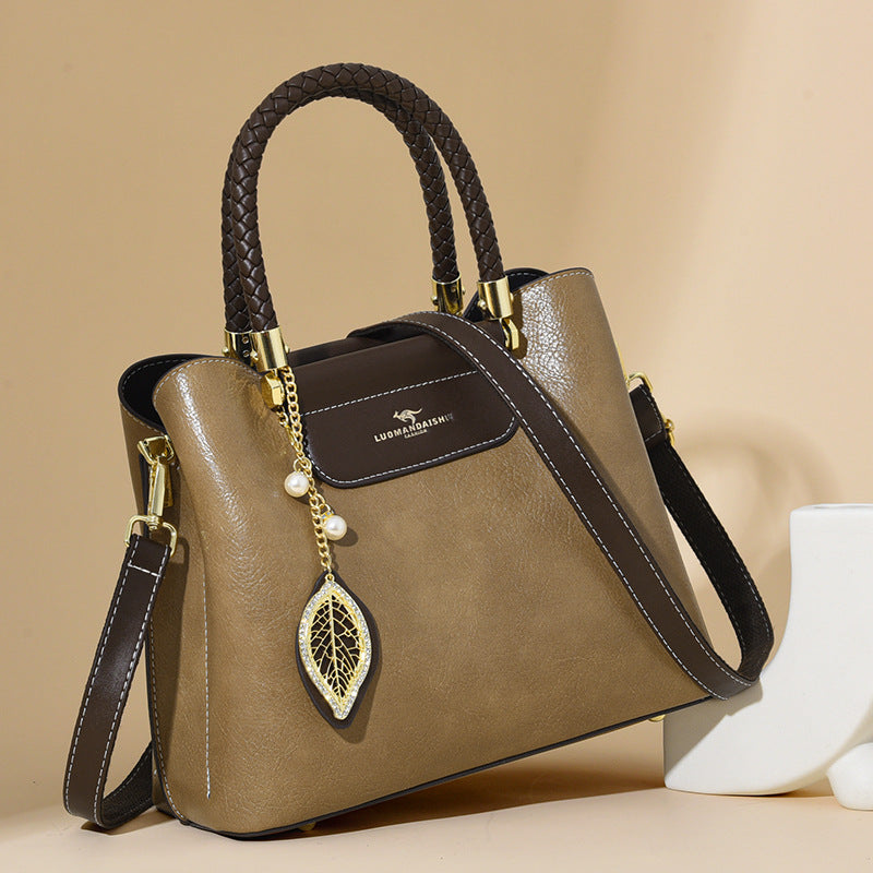 Women's Retro Oily Leather Large Capacity Versatile Tote Bags