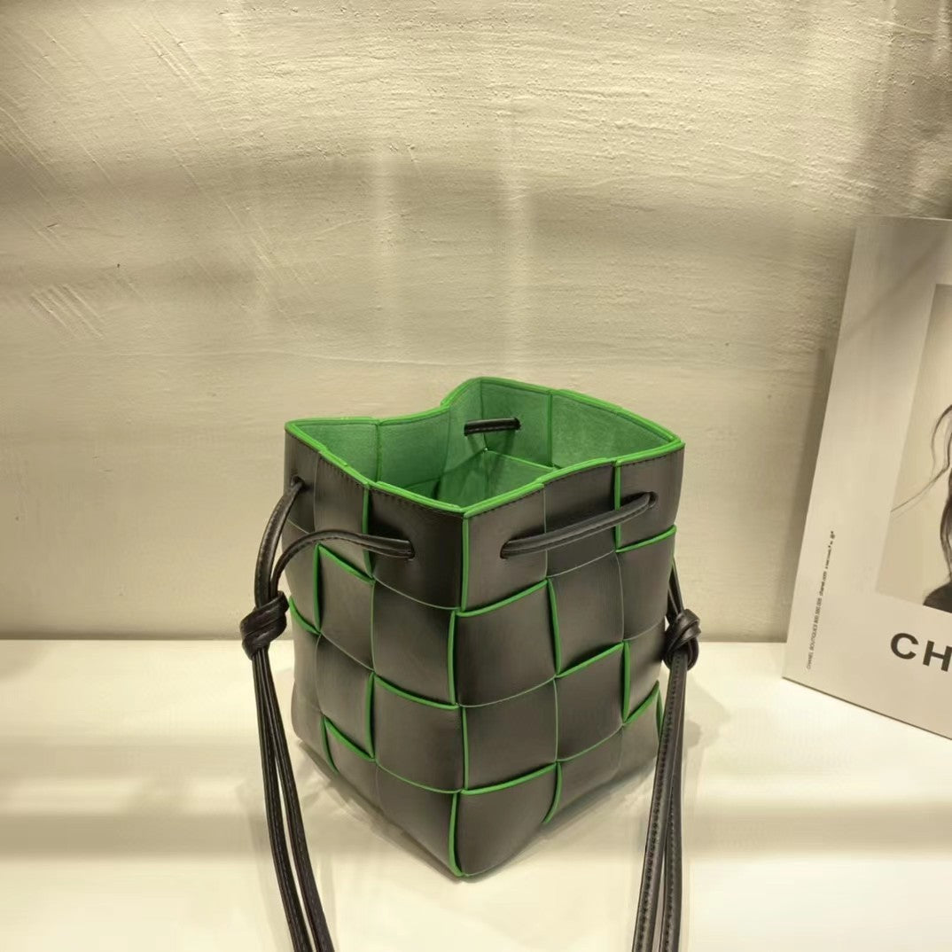 Women's Trendy Spring Woven Niche Portable Mini Bucket Bags