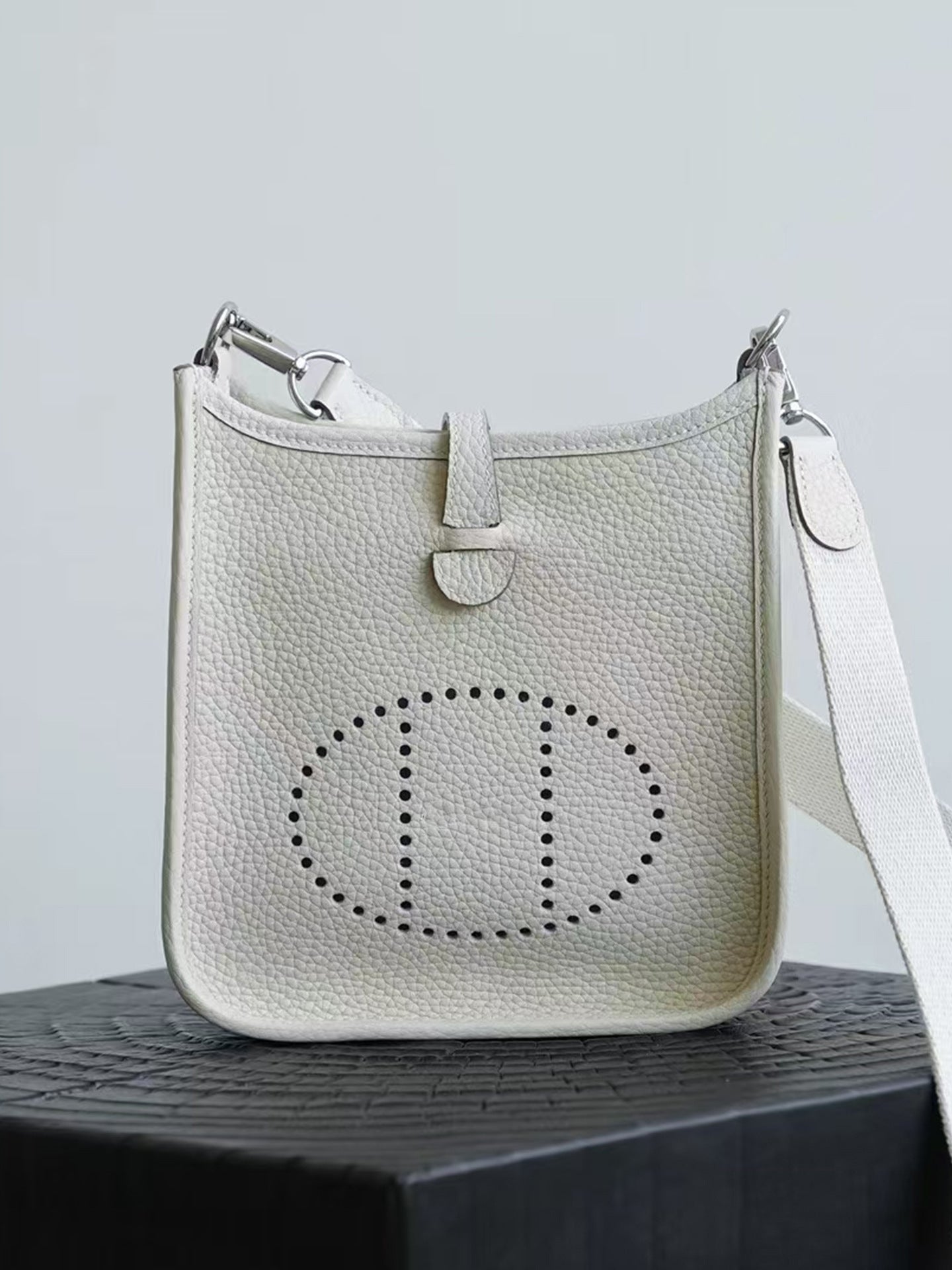 Women's Top Layer Cowhide Lychee Pattern Portable Bags