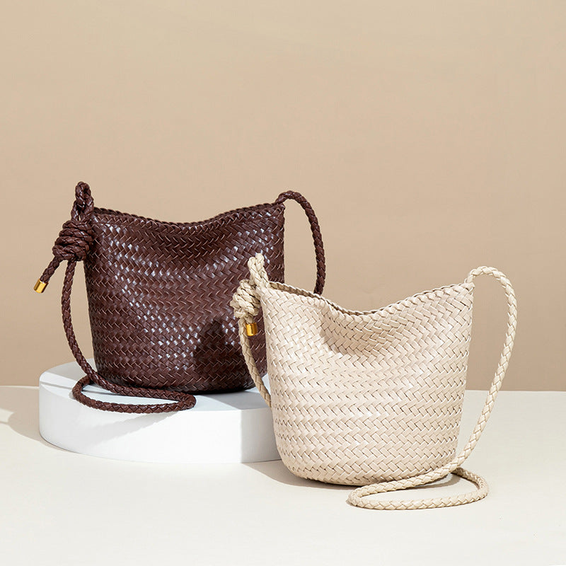 Women's French Style Retro Hand-woven Large Capacity Bucket Bags