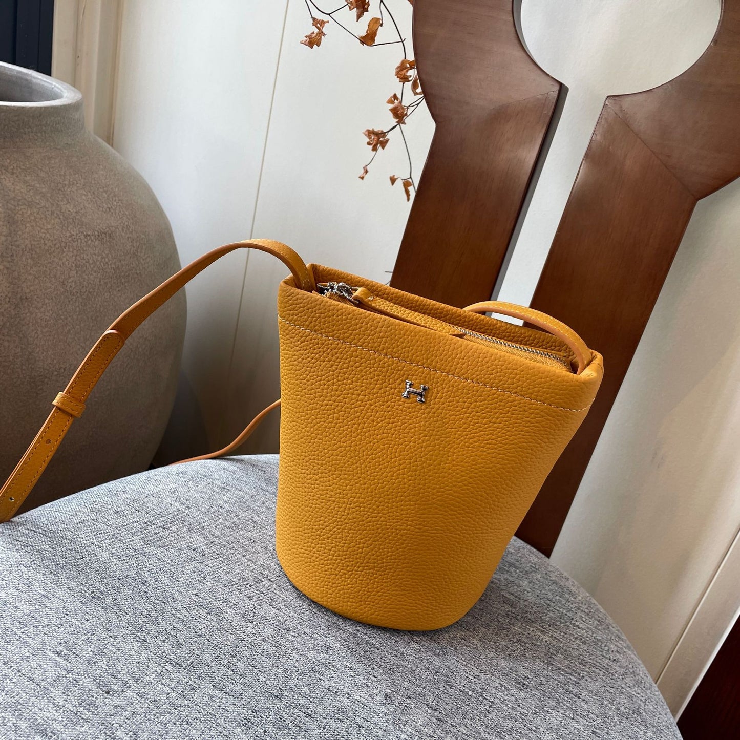 Women's Top Layer Leather Mini Portable Lychee Bucket Bags