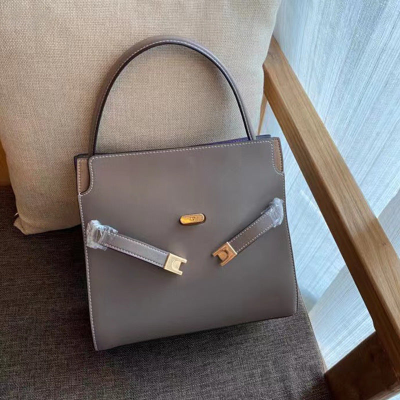 Women's Retro Frosted Hardware Large Capacity Niche Shoulder Bags