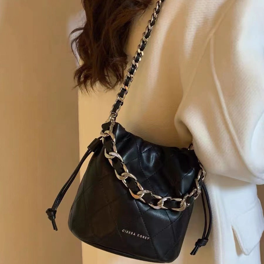 Women's Graceful Cool York Nocturne Chain Crossbody Bags