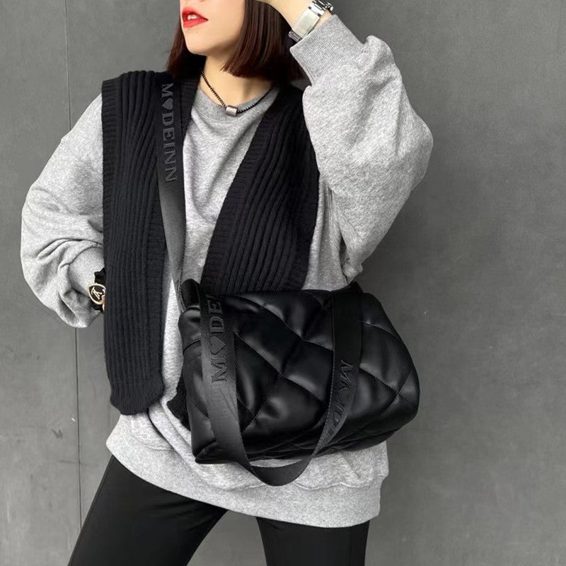Women's Soft Leather Lazy Style Diamond Pattern Crossbody Bags