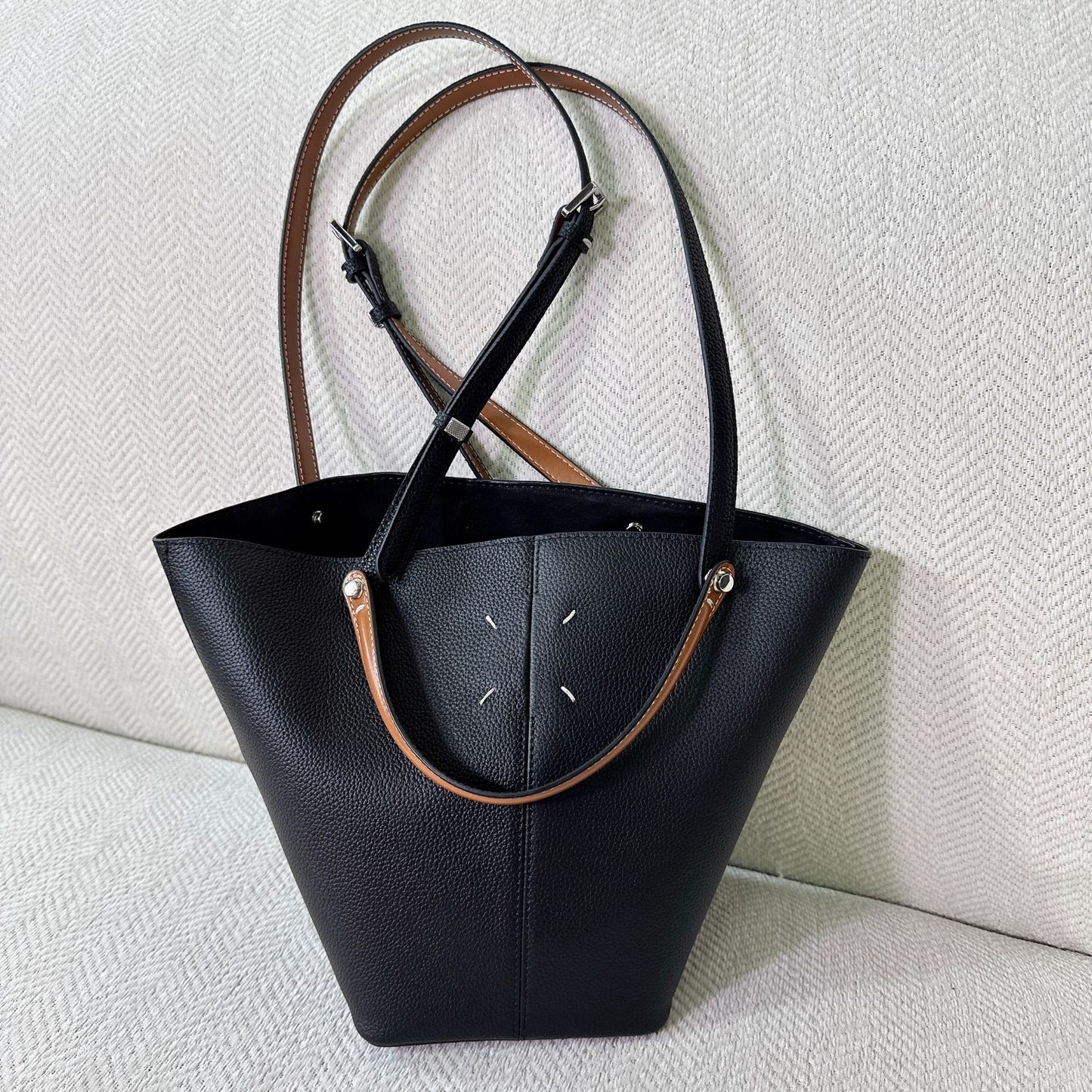 Layer Cowhide Large Capacity Commuter Unique Bucket Bags