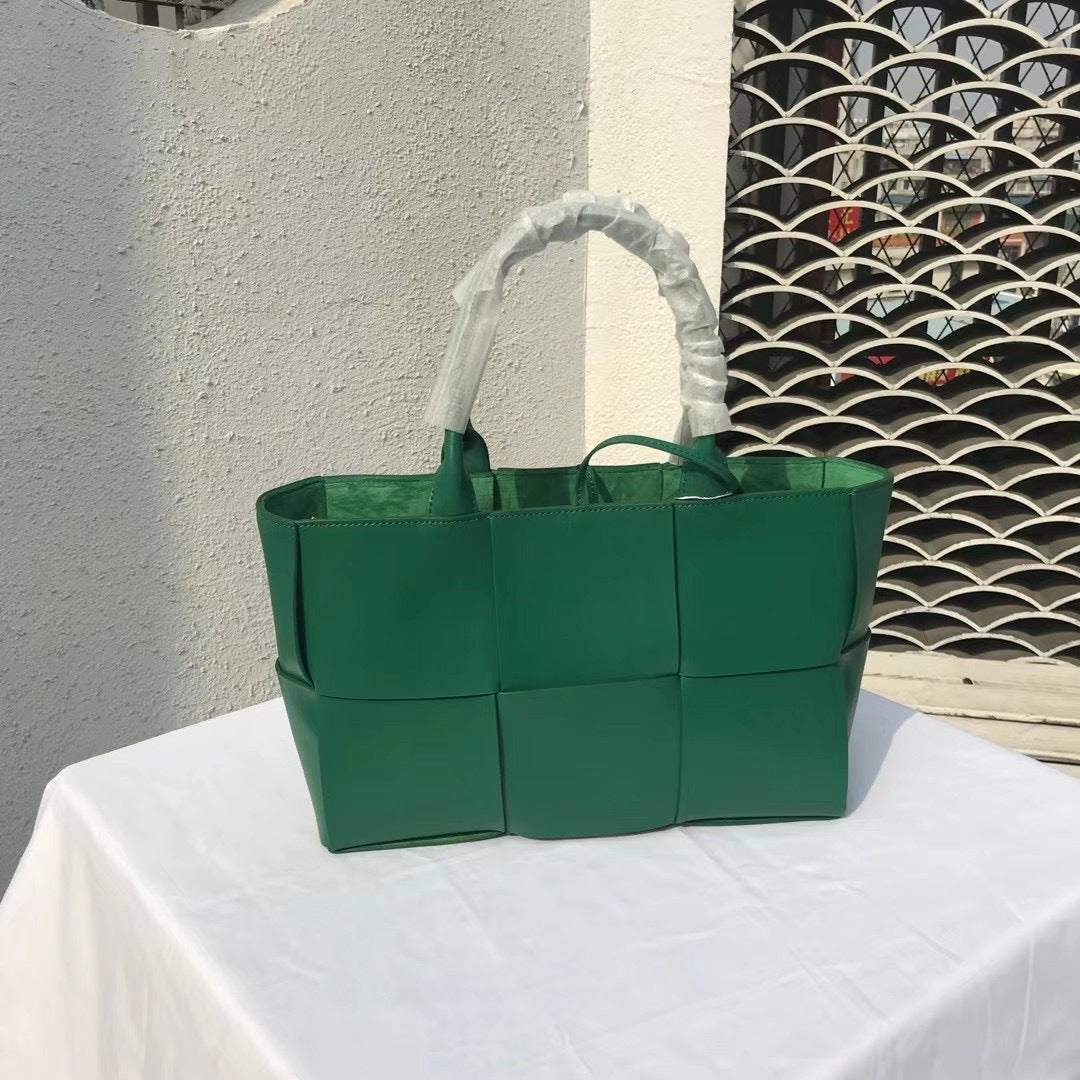 Early Spring Fashion Large Capacity Zipper Bags