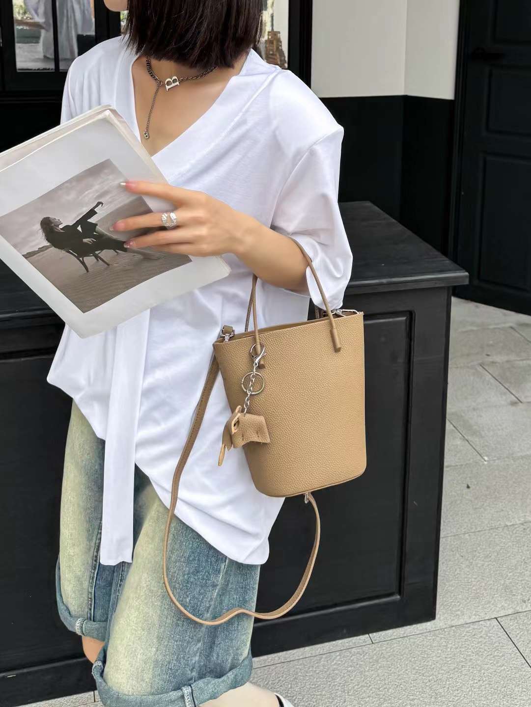 Women's First Layer Cowhide Retro Packet Style Bucket Bags