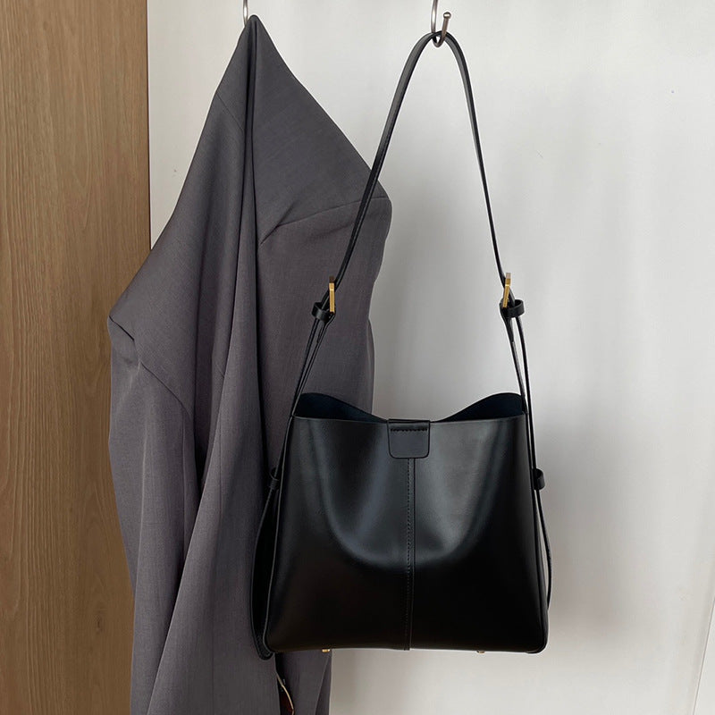 Women's High-grade Exquisite Leather Large Capacity Cowhide Bucket Bags