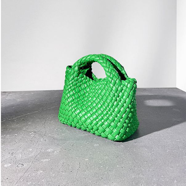Women's Fashionable Genuine Leather Size Hand-woven Portable Handbags