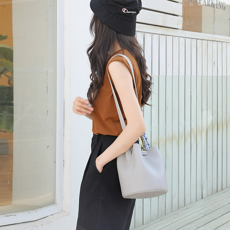 Women's Genuine Leather Niche Vegetable Basket Fashion Bucket Bags